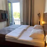 Excellent Otel